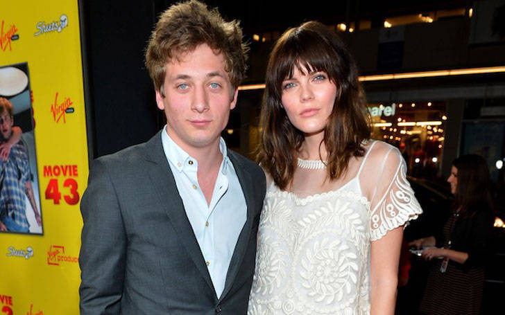 Is Jeremy Allen White still Dating Girlfriend, Emma Greenwell? Know about Their Love Affair and Relationship